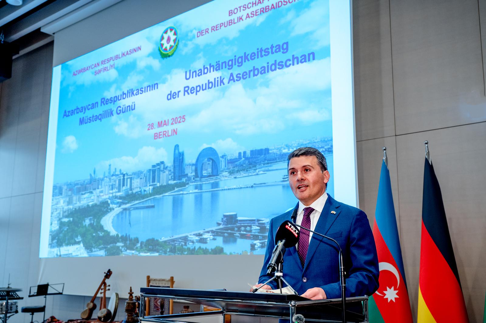 Almaniyada 28 May – Müstəqillik Günü təntənəli şəkildə qeyd olunub Xeber basligi