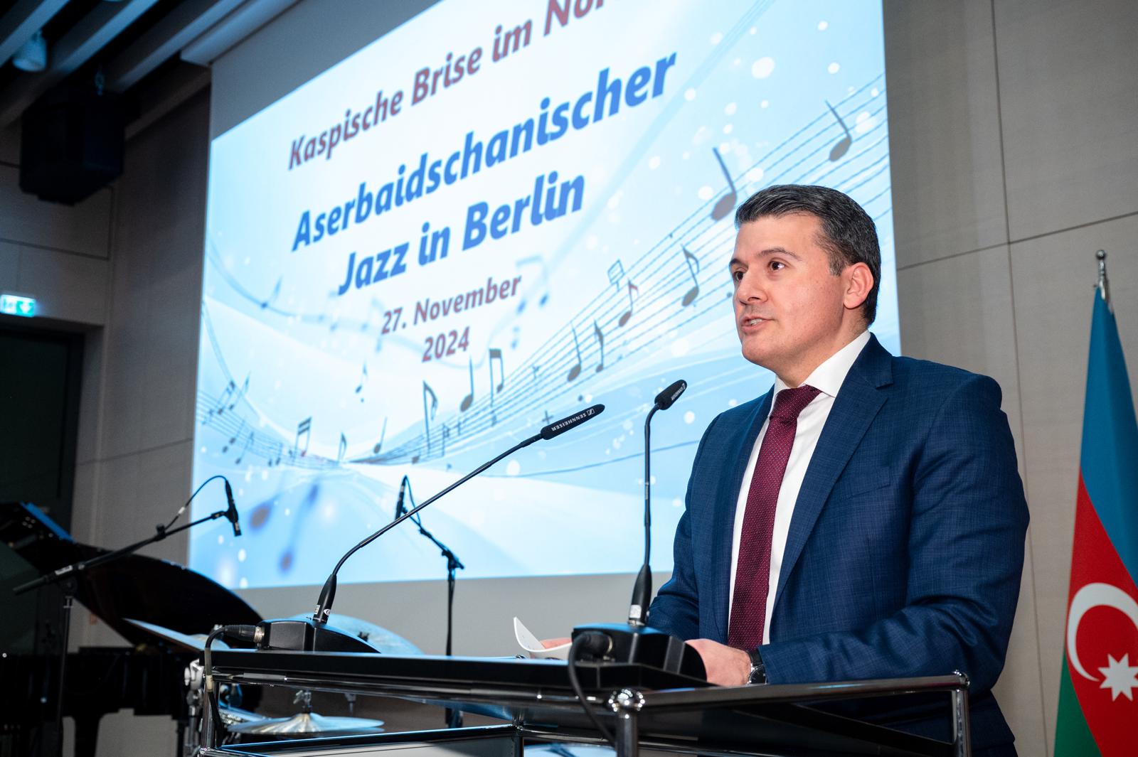 Azerbaijani Jazz Mesmerizes Berlin Xeber basligi